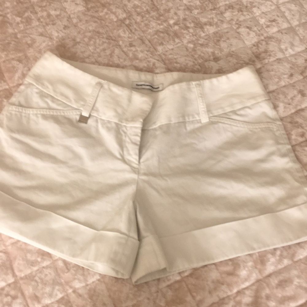 Really really cute white shorts